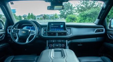 01-usnpx-2024chevroletsuburban-dashboard-jms